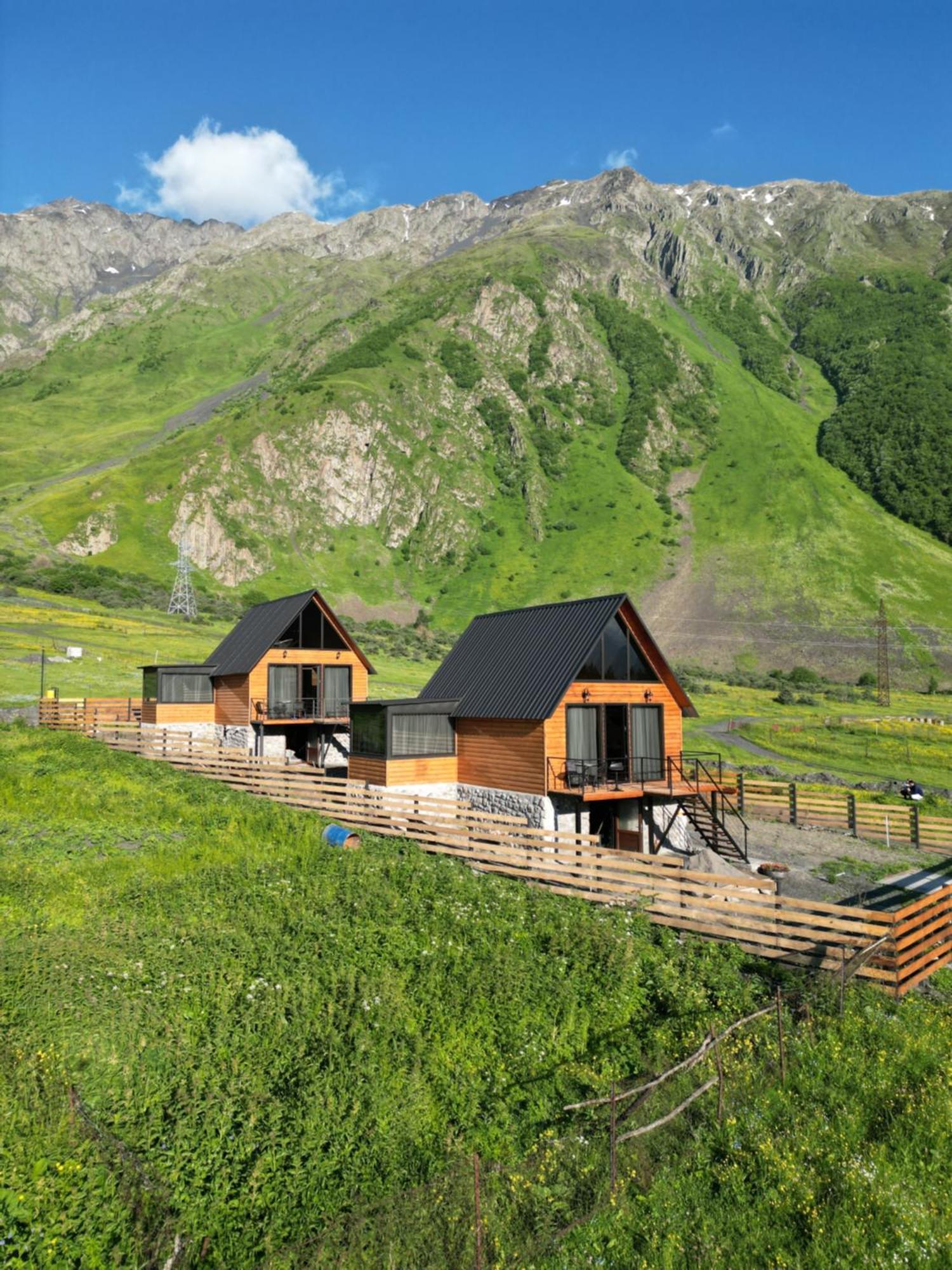 Traveler'S Cottages In Kazbegi Luaran gambar