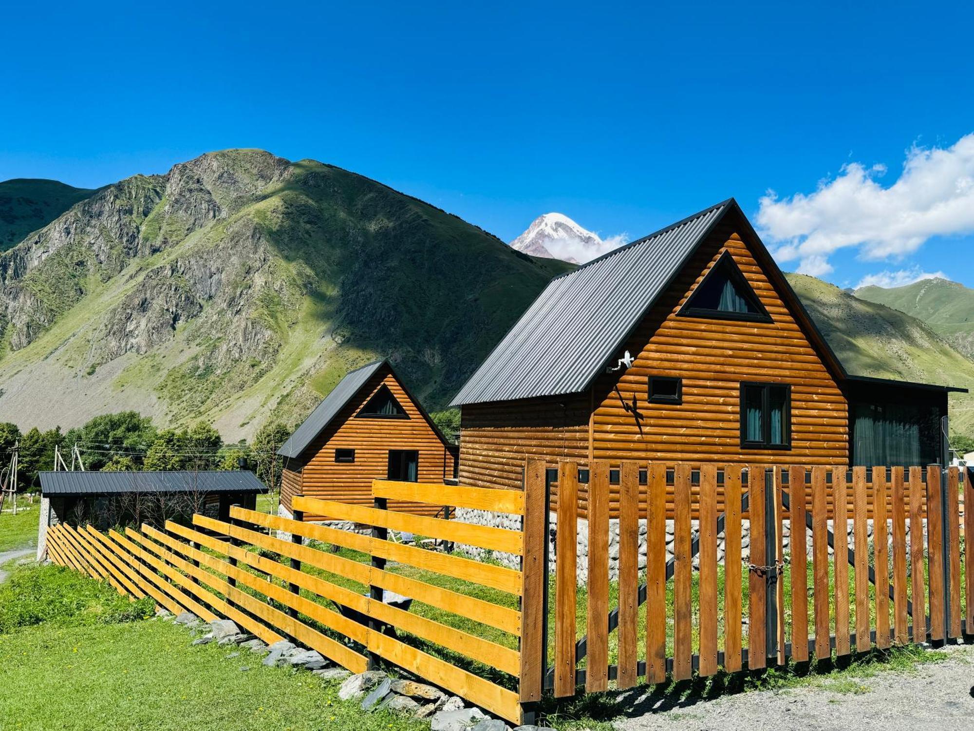 Traveler'S Cottages In Kazbegi Luaran gambar