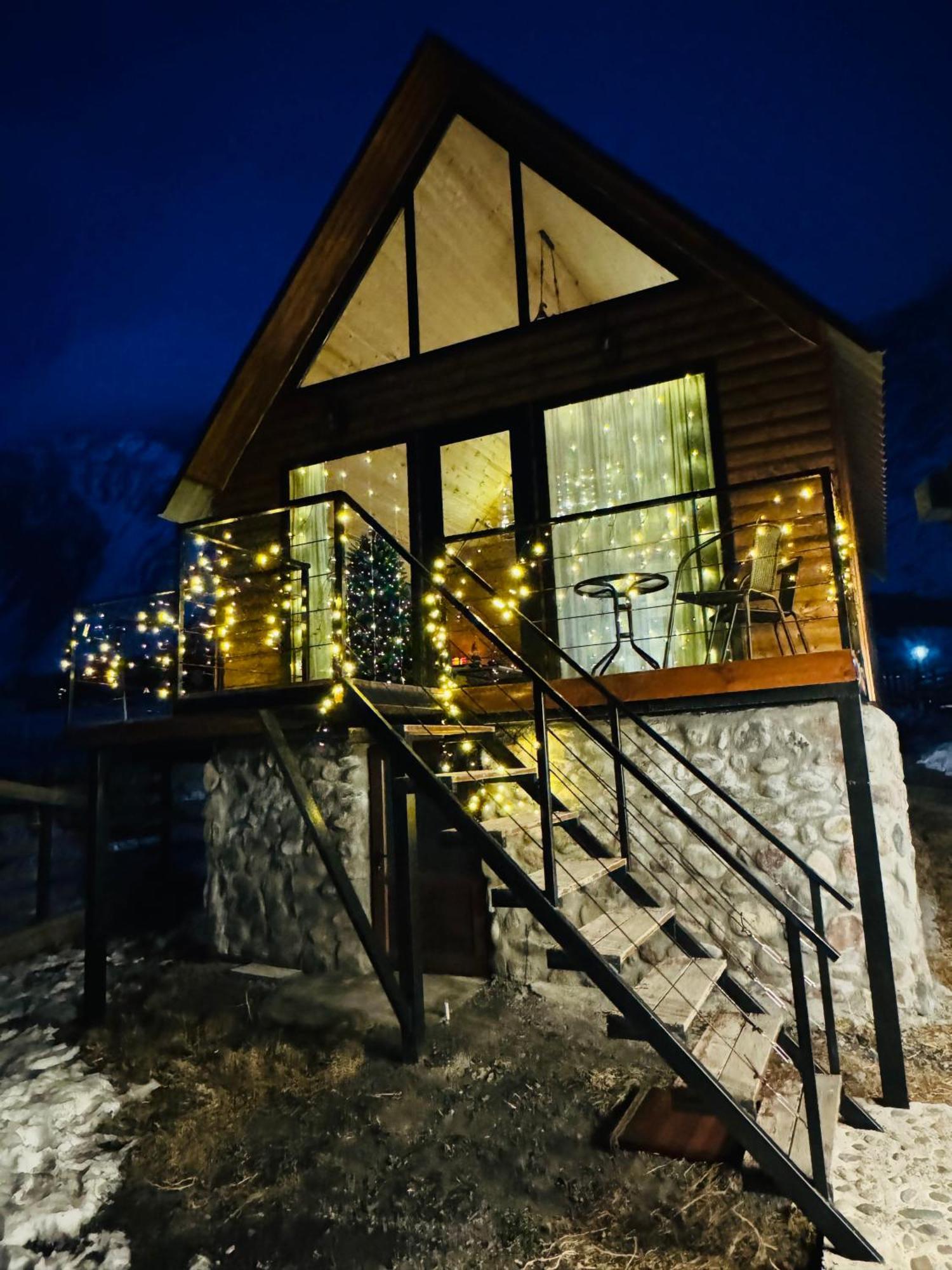Traveler'S Cottages In Kazbegi Luaran gambar